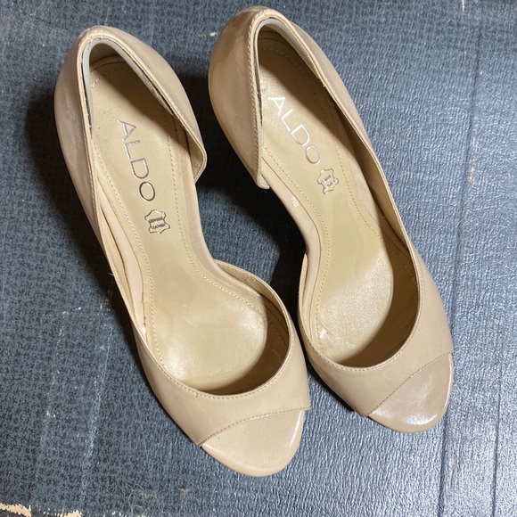Patent leather nude 2” heels size 36 - Picture 1 of 4